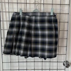 Black and White Pleated Skater Mini Skirt